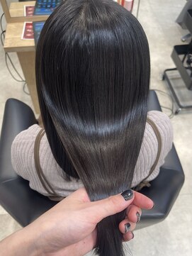 イヴォークトーキョーオーサカ(EVOKE TOKYO osaka) 髪質改善 縮毛矯正 トリートメント 艶髪 うる艶 カット