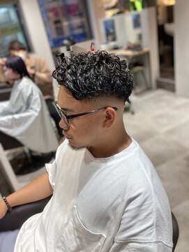 エイト コーナー 大宮東口店(EIGHT corner) 毛流れパーマスキンフェードスタイル