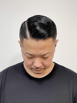 バーバースタイルズ相模原店メンズ専門サロン（床屋） クラシック七三ハードパートスタイル
