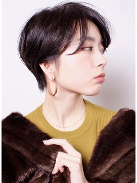 アイスバーグ(eyesburg) 30代40代大人かわいい小顔ワンサイドショート イルミナカラー