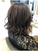 切りっぱなしボブ×ヌーディベージュ