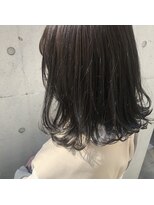 ユノ(juno) 外ハネダークグレージュ
