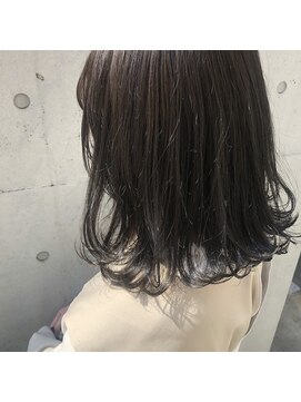 ユノ(juno) 外ハネダークグレージュ