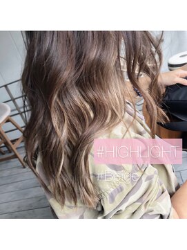 リバレッジ 白金(Leverage) 外国人風ツヤハイライトベージュ