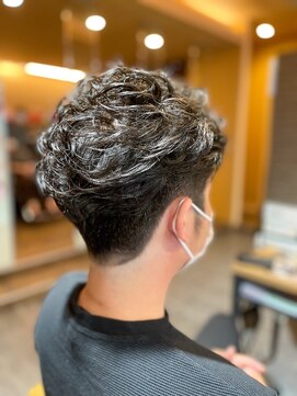 アイコニック 日進梅森台店(ICONIQ) ツーブロック×ゆるパーマ