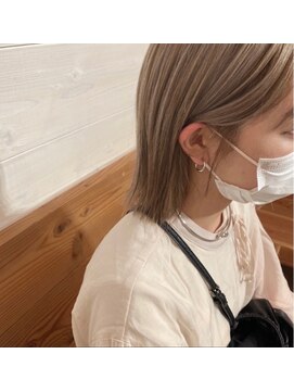 リシェオブヘアー(riche of hair) ハイトーンベージュ＋切りっぱなしボブ