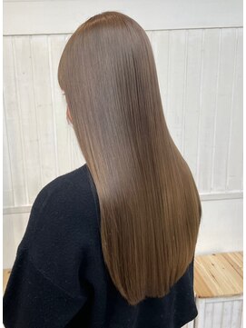 ネウィサリュー 立川(newi saLyu) シンプルストレート大人ミディナチュラルブロンドベージュ立川