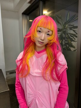 レコ 渋谷(LECO) ネオンピンクとネオンイエローの2トーンデザイン!