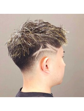 フリースタイル 末広店(FREE STYLE) スキンフェード×ラインアート×メッシュブリーチ