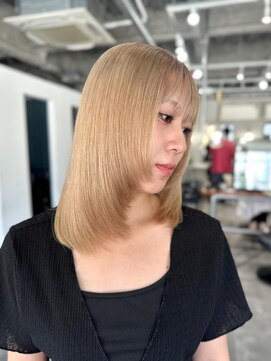 ホリー(HOLLY) ブロンド×レイヤー