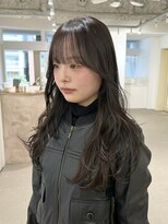 アイシーキョウト(I see kyoto)&nbsp;透明感抜群グレージュカラーにふんわり巻き髪スタイル