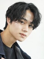 フィフス 渋谷(fifth)&nbsp;メンズミディアムソフトウルフ緩めフェザーパーマセンターパート