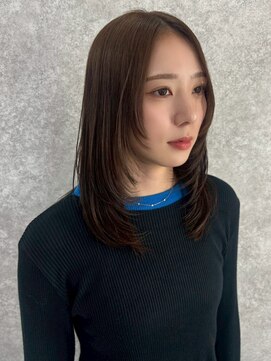 顔周りレイヤー レイヤーカット アッシュベージュ 透明感カラー