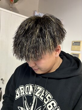 トータルビューティーサロン ディーグレース(TotalBeautySalon D.Grace) 縦落ちツイストパーマ／ハイライト