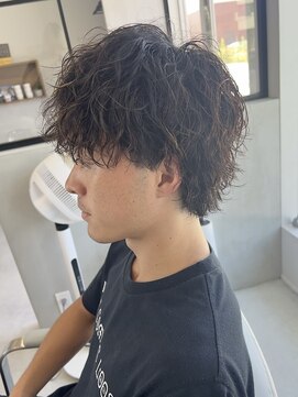 ホワイト(WHITE) 縦落ちパーマ ウルフパーマ
