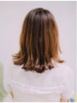 プロデュース 淵野辺店(Produce) 小顔ツヤハネベージュ