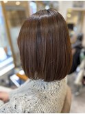 ショートボブツヤ感ブラウンカラーで作る大人ボブスタイル