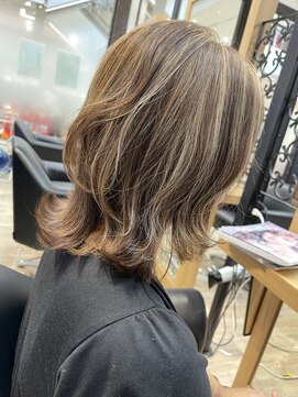 ヴォランチヘア(Volante.Hair) ゆるふわミディ