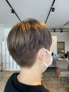 ディードア ヘア ヴィジョン(Ddoor hair vision) 2ブロックのハイトーンベリーショート