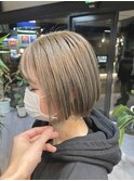 ハイトーン×ショートボブ