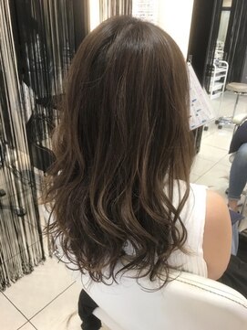 モデラート(moderato) セミロングレイヤースタイル☆ショコラアッシュ♪