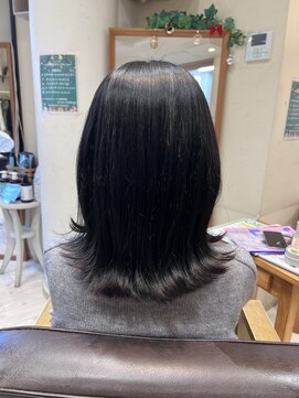 美容室 パルス 静岡鷹匠店(PALS) 韓国風 くびれミディアム ブルーブラック 外ハネミディ 髪質改善