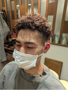 ヴィシュヌヘアー Visnu Hair スパイラルパーマベリーショート
