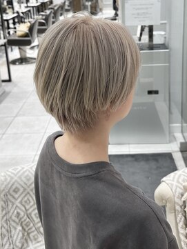 ネオリーブギンザ 銀座店(Neolive GINZA) ホワイティーベージュ×ブリーチ×ショートヘア【銀座】片桐