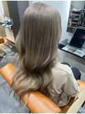 透明感のあるアッシュベージュ