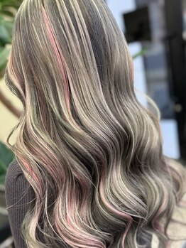 エフェクトヘアスタジオ(effect hair studio)の写真/大人気シールエクステand編み込みエクステ取扱店◎髪の短い方にも装着可能！馴染みがよく色も豊富です♪