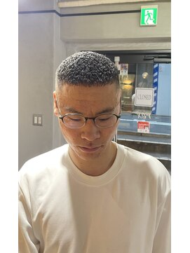 ハーツ バイ レックス 中野(HEARTS by rex) 濡れパンクロップ/フェード