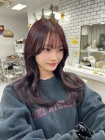 ロマーリ(LOMARLIE)&nbsp;フェアリーレイヤー20代30代40代くびれヘアツヤ髪ラベンダー