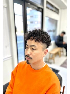 ラフカッターズ 立川店別館 スペインカール【立川/理容室/床屋/顔剃り/シェービング】