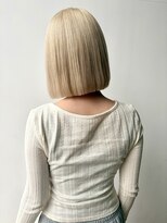 ロックス バイ マグ 松本(rocks BY MAG)&nbsp;ハイトーンホワイトブロンド×韓国風切りっぱなし小顔ボブ