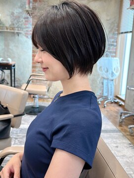 アフロート トウキョウ(AFLOAT TOKYO) 前下がりひし形ショートボブ30代40代50代くびれヘア丸顔面長銀座