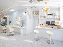 ロマーリ(LOMARLIE)の雰囲気（ブリーチなしダブルカラーで叶う柔らかい透明感カラーがオススメ）