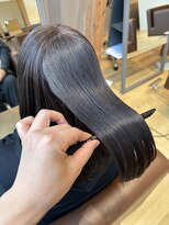 ロッカ(ROCCA)&nbsp;梅雨のうねりも解消◎酸性ストレートで艶髪へ