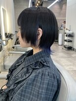 ダブルトーキョー シブヤ(W-TOKYO SHIBUYA)&nbsp;ショートウルフカットレイヤーカットインナーカラーブルーカラー