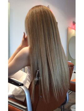 フルール(fleur) 【柔らかい質感☆ストレートロングのホワイティアッシュ】