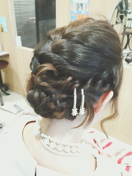 ガビーヘアルーブ(gabi hair LOOB) 編み込みパーティーアレンジ