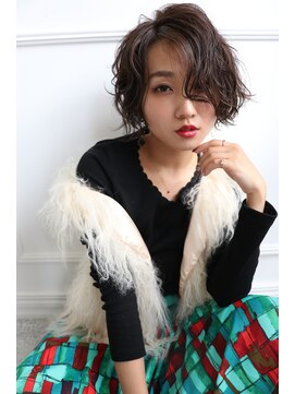 ヘアースペース ブイ(hair space V) 柔らかいツヤが漂うラフカールボブ