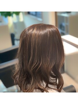 ヘアースタジオリリー(HAIR STUDIO Lilly) ナチュラルハイライト