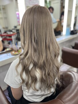 リリィー(LILY) 【 LILY 】  ミルクティーベージュ