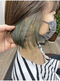 インナーカラー×ペールエメラルド×ボブ