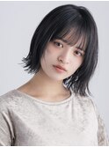 暗髪外ハネ切りっぱなしボブ