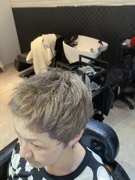 コンフロント(confront) レディース　ベリーショート