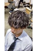 ホワイトハイライト/波巻きパーマ