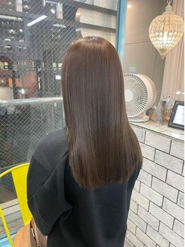 ヘアー フルール(Hair fleur)の写真/柔らかく、自然になじむ縮毛矯正は髪への負担も最小限♪思わず触りたくなるような指通りの良いツヤ髪へ