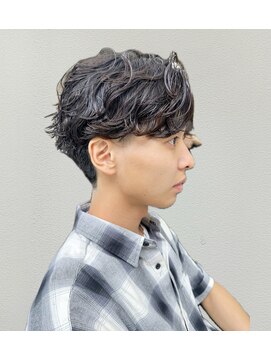 フイ 恵比寿(Hui) メンズパーマスパイラル波巻きセンターパート