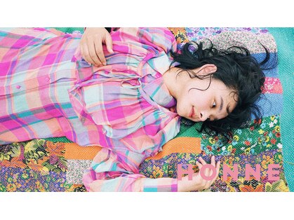 ホンネ(HONNE)の写真